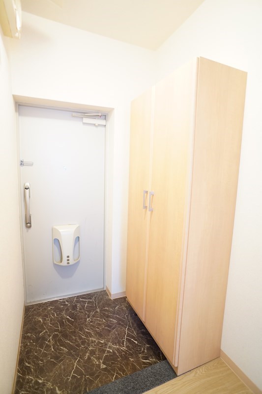 シューズボックス付きの玄関