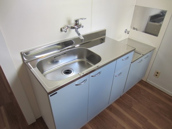 シンクも作業スペースも広めなキッチン