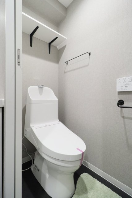 シンプルなトイレ。家具･小物はイメージです