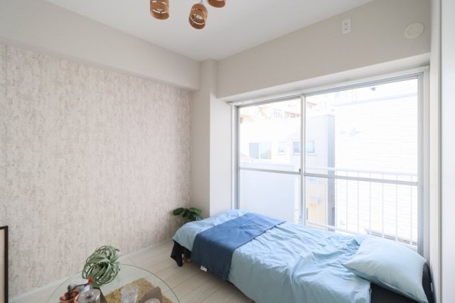 バルコニーに出ることができます。※家具･小物はイメージです