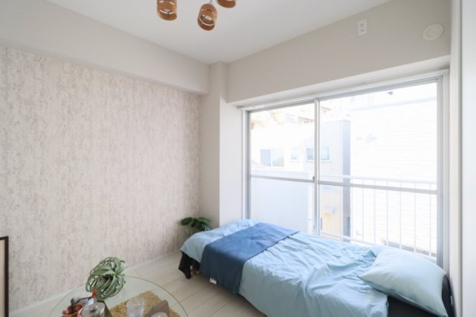 バルコニーに出ることができます。※家具･小物はイメージです