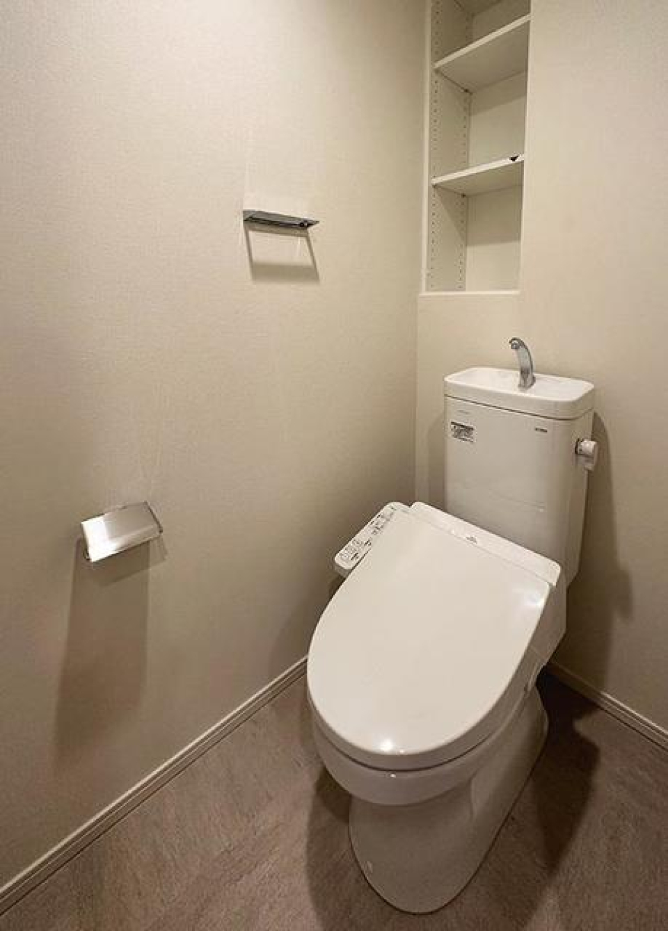 シンプルなトイレ。※写真は同タイプ住戸です。