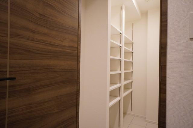 シューズボックスを開けた時の様子。※写真は同タイプ住戸です。