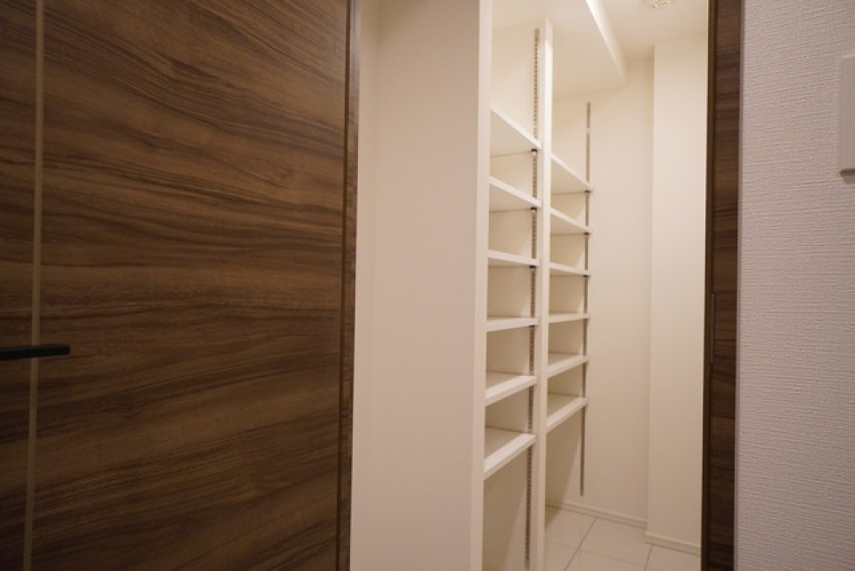 シューズボックスを開けた時の様子。※写真は同タイプ住戸です。