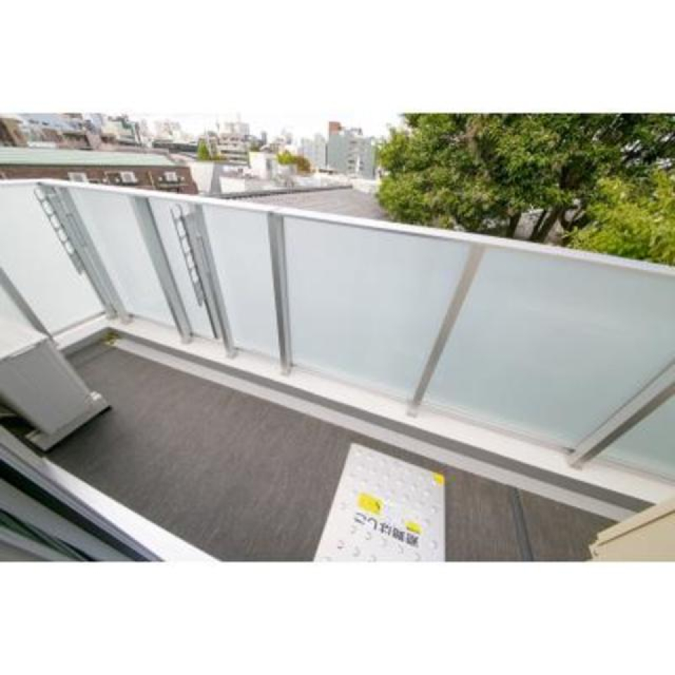 ベランダ付き
※写真は同タイプ住戸です。