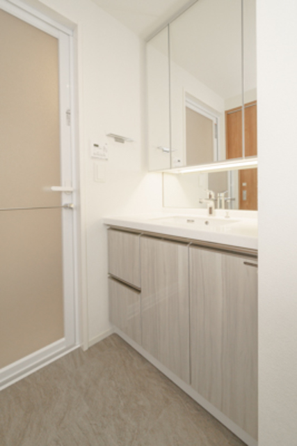 嬉しい独立洗面台。※写真は同タイプ住戸です。
