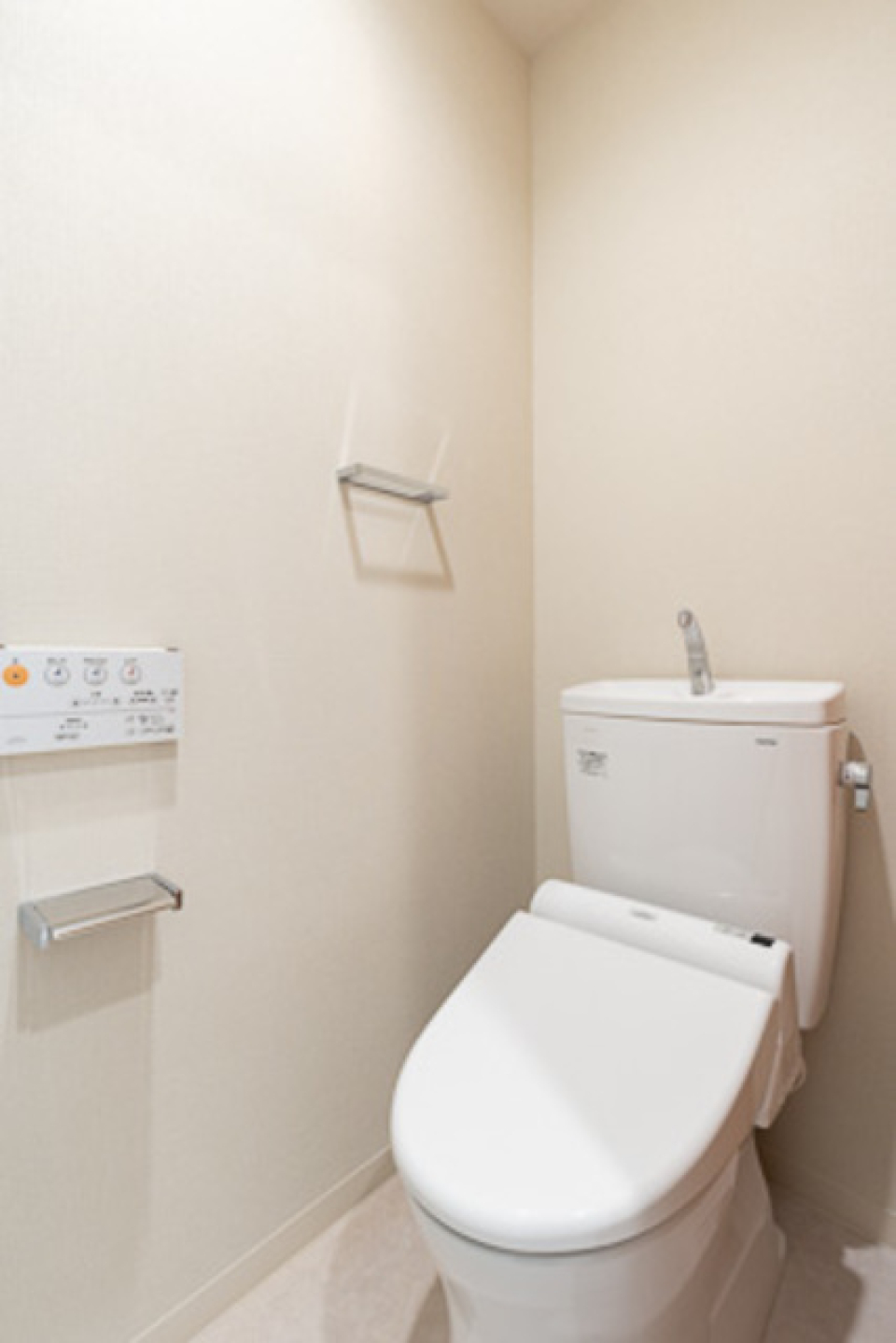 シンプルなトイレ。※写真は同タイプ住戸です。