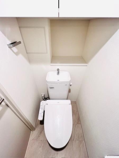 シンプルなトイレ。