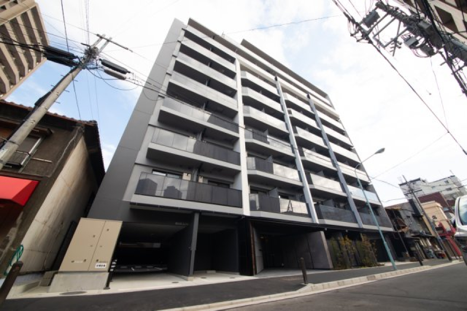 9階建ての建物の５階に位置しています。