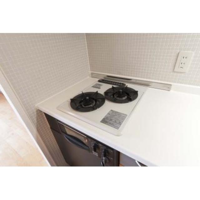 2口のコンロが導入されています。※写真は同タイプ住戸です。