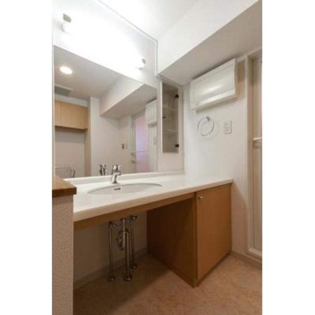 ゆとりのある独立洗面台です。※写真は同タイプ住戸です。