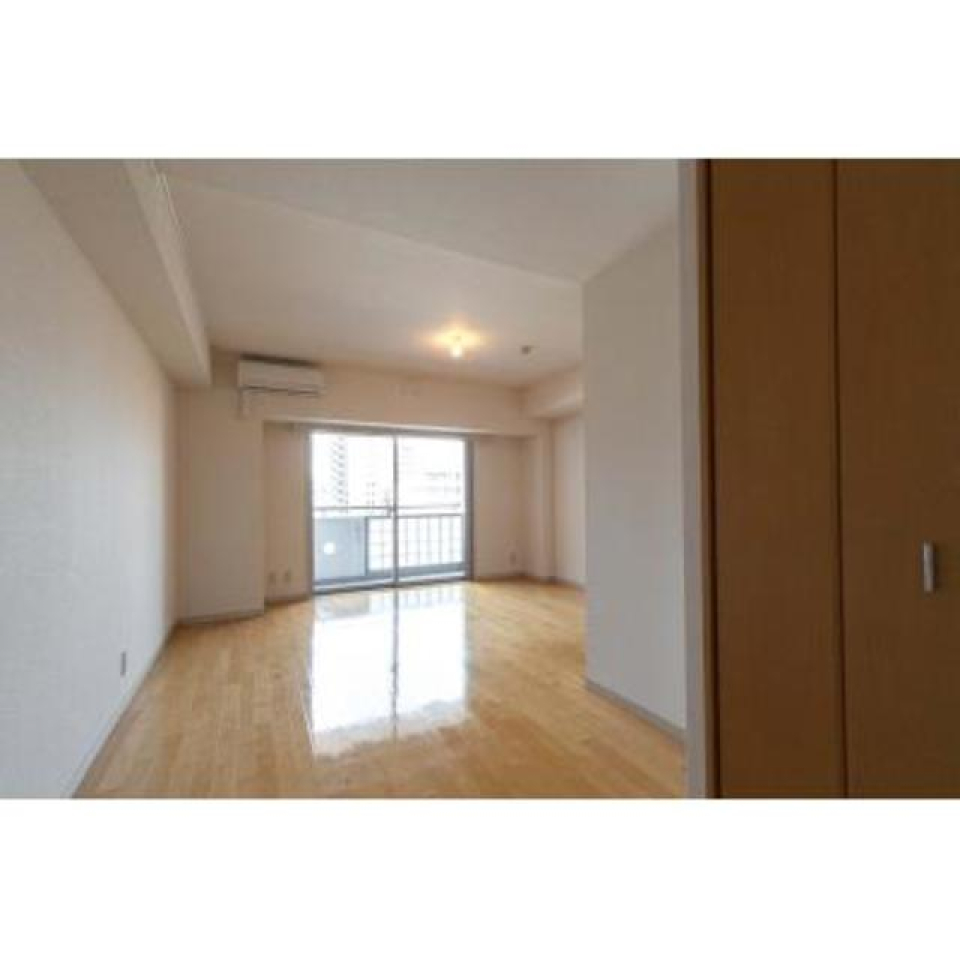 バルコニーへのアクセスができます。※写真は同タイプ住戸です。