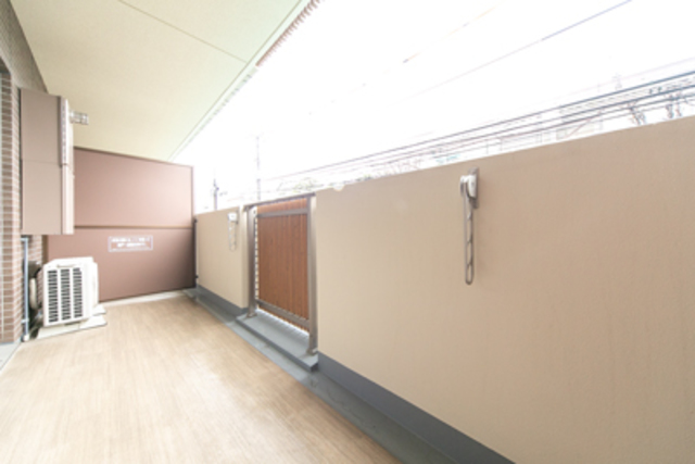 バルコニーの様子。※写真は同タイプ住戸です。