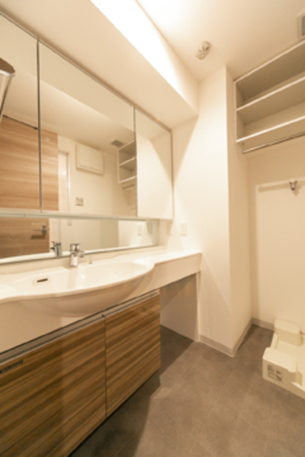 嬉しい独立洗面台。※写真は同タイプ住戸です。