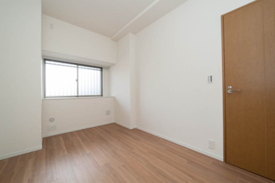 洋室が6.0帖と5.3帖とあり〼。※写真は同タイプ住戸です。