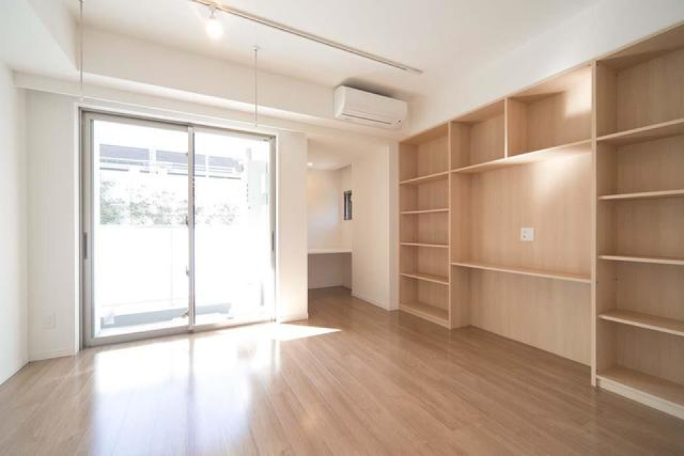 棚が壁一面にたっくさん！※写真は同タイプ住戸です。