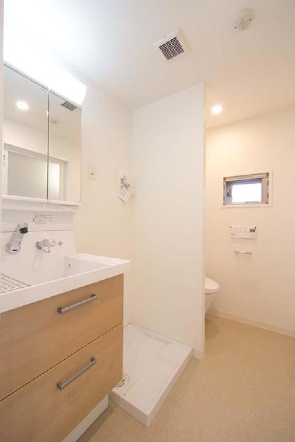 嬉しい独立洗面台。※写真は同タイプ住戸です。