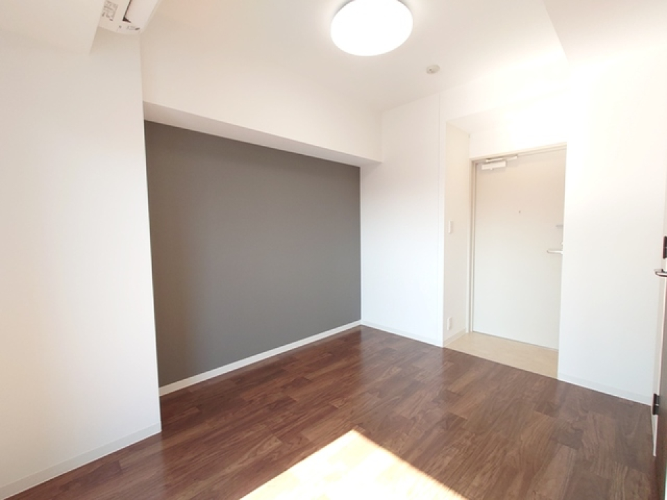 こちらは５．５帖のお部屋です。※写真は同タイプ住戸です。