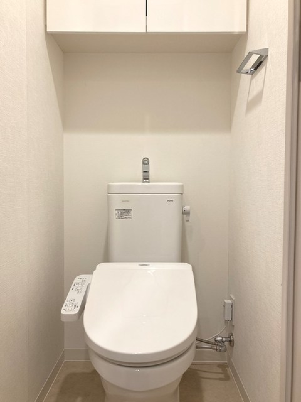 棚があるので掃除用具など整理整頓しやすそうですね。※写真は同タイプ住戸です。