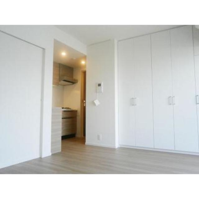 １０．１帖の洋室が広がります。※写真は同タイプ住戸です。