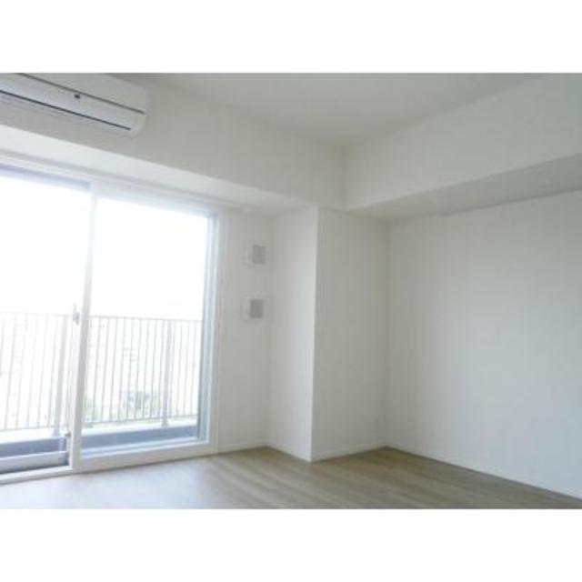 バルコニーへのアクセスも可能。※写真は同タイプ住戸です。