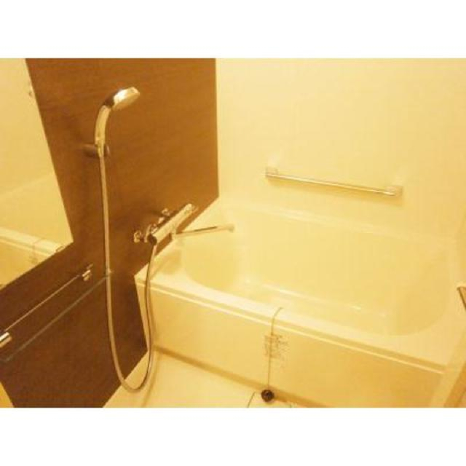 浴室の様子。※写真は同タイプ住戸です。