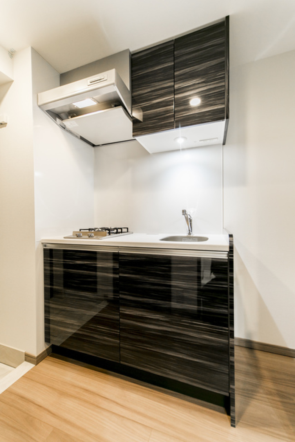 2口のガスコンロが導入されたキッチンです。※写真は同タイプ住戸です。