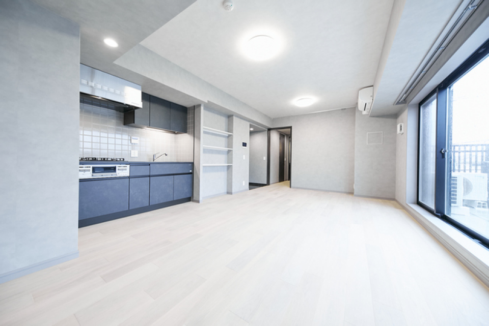 目の前にはルーフバルコニーが広がっています。※写真は同タイプ住戸です。