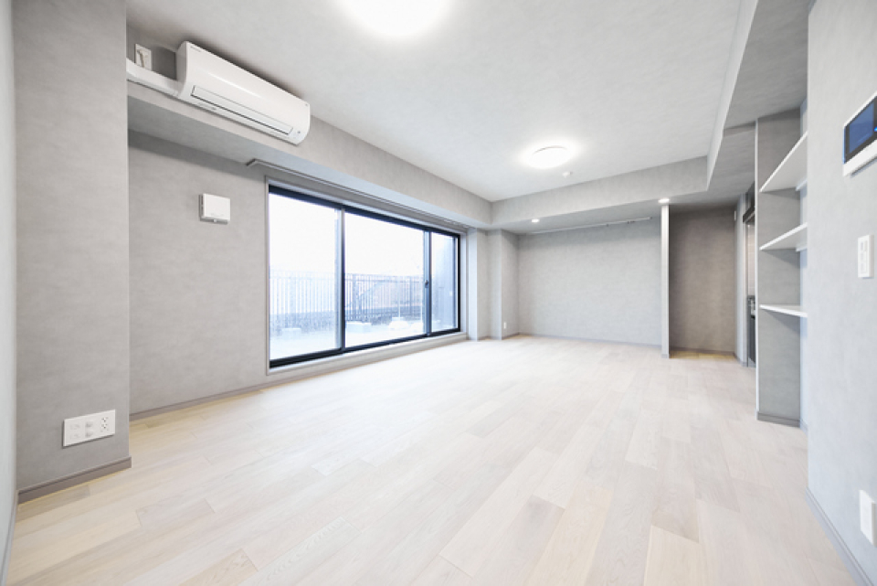 グレーのウォールが中間的な落ち着いた雰囲気を演出しています。※写真は同タイプ住戸です。