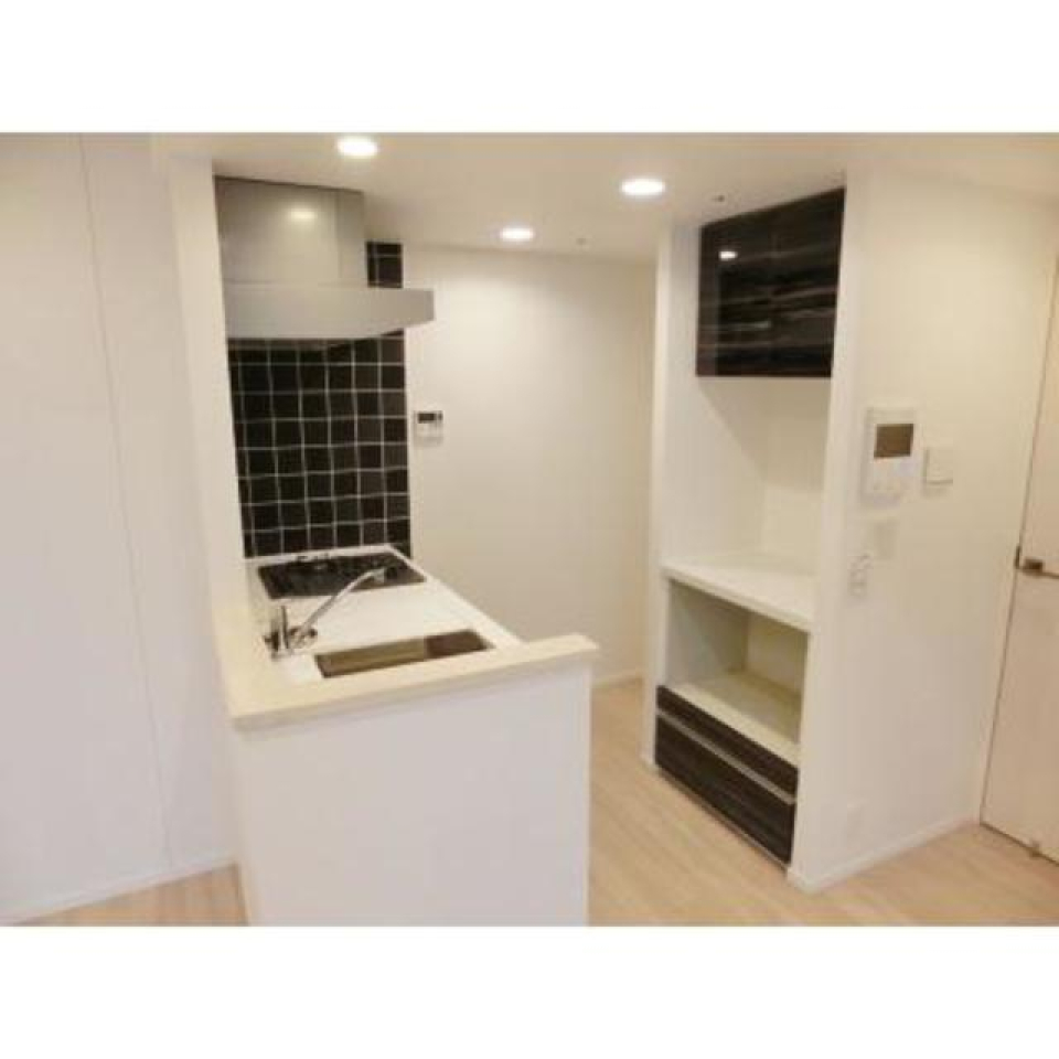 背面にも便利な棚がありますよ