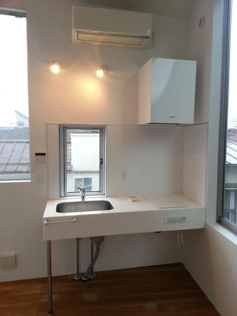 シンプルなのがとがっているキッチン。