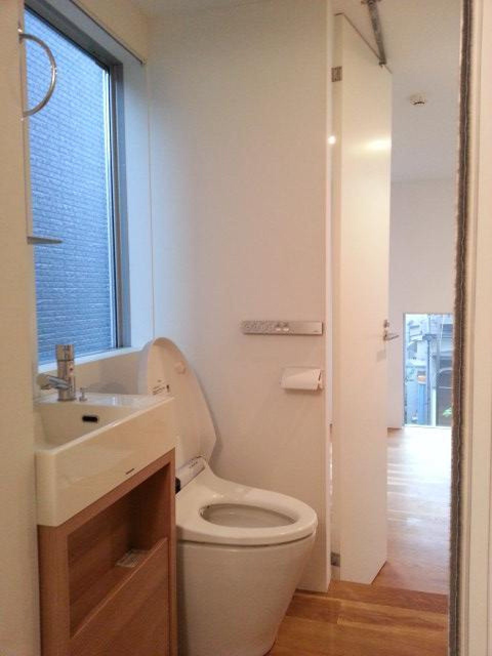 トイレと洗面所です。