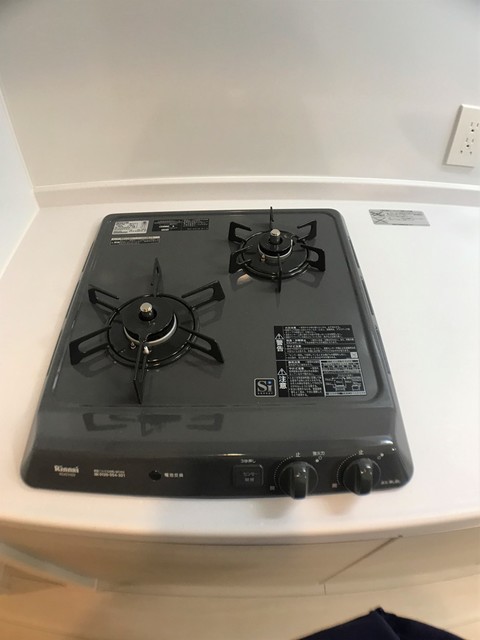 キッチンは便利な二口コンロ※写真は同タイプ住戸です。