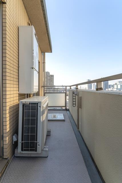 バルコニーに出た時の様子。※写真は同タイプ住戸です。