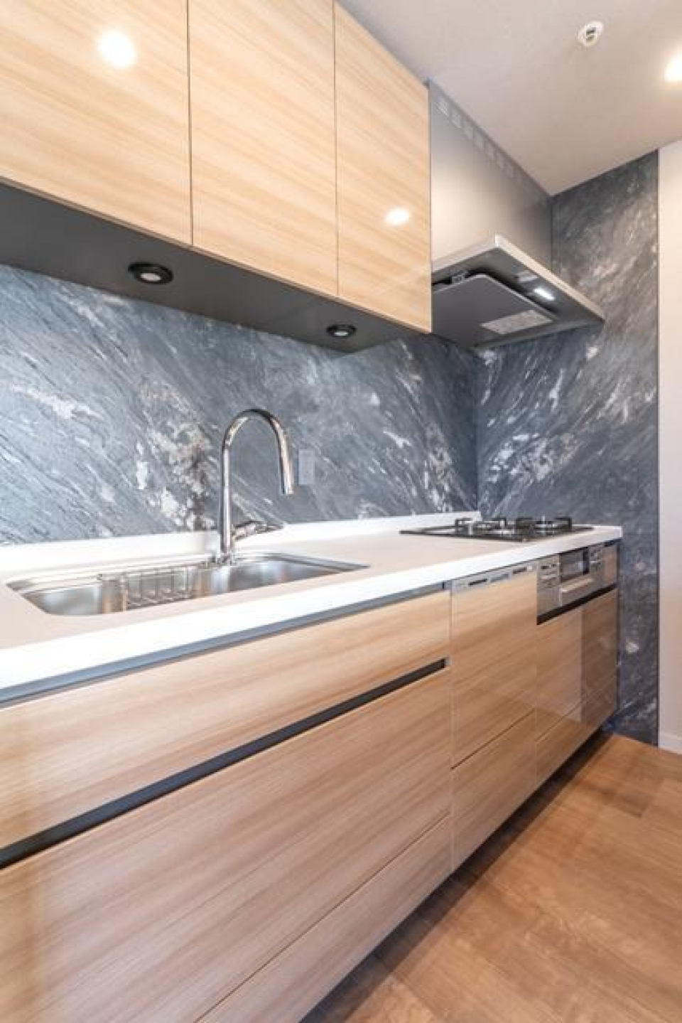 ナチュラルな木目調のパネルがオシャレ。※写真は同タイプ住戸です。