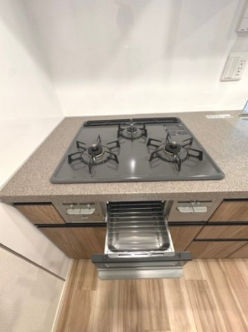 ３口のガスコンロです。