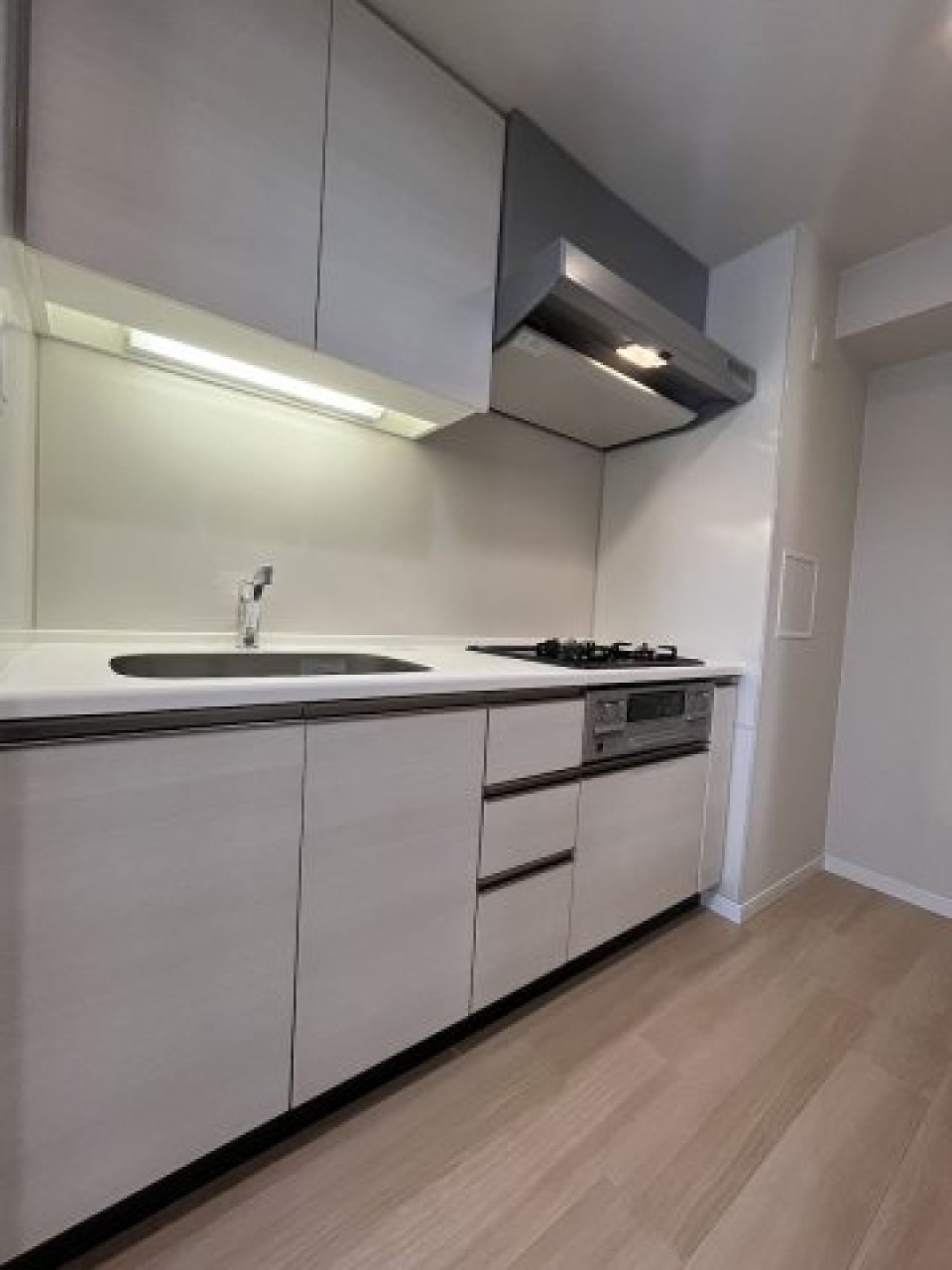 ３口のガスコンロのキッチンです。