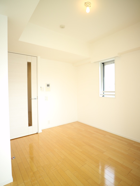 明るく温かい雰囲気のお部屋※参考写真