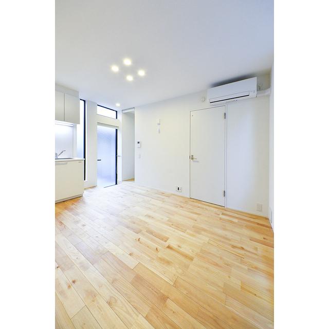 9.7帖の洋室になっています。