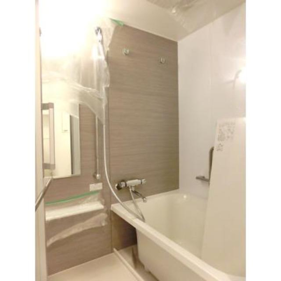 お風呂場も浴室乾燥機付きの優れたお風呂です。疲れた体を癒して下さい。
※写真は同タイプ住戸です。