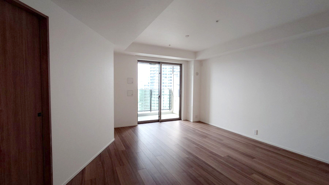 高層階にある、日当たり良好な1LDKのお部屋！豊洲まで自転車で約15分！ごはんに困ったら新鮮なお魚を食べに行ける場所です！
※写真は同タイプ住戸です。