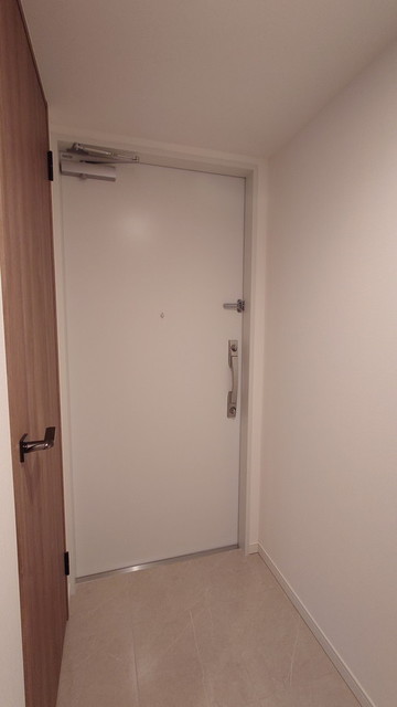玄関。
※写真は同タイプ住戸です。