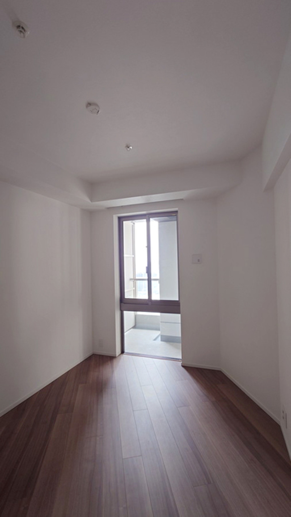 ベッドルームは6帖のお部屋！ちゃんと区切られているので、来客があってもプライベート空間は守ることができます！
※写真は同タイプ住戸です。