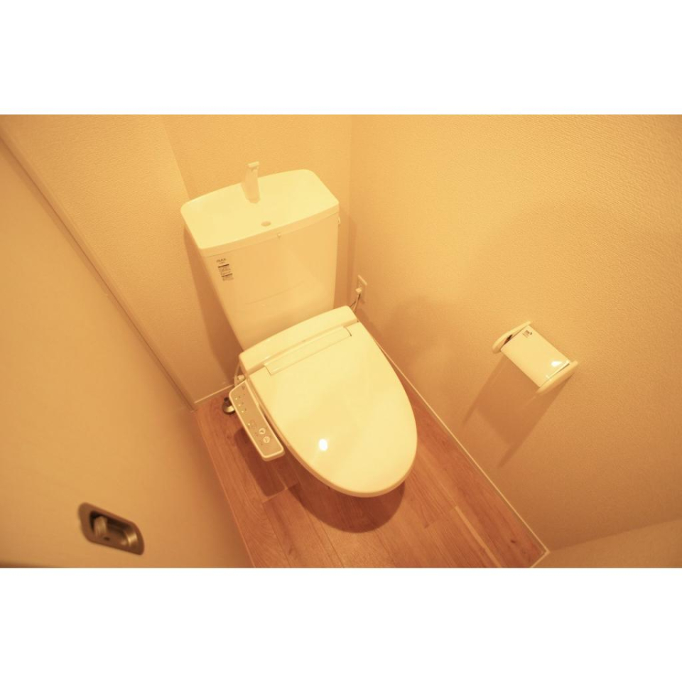 シンプルなトイレ。