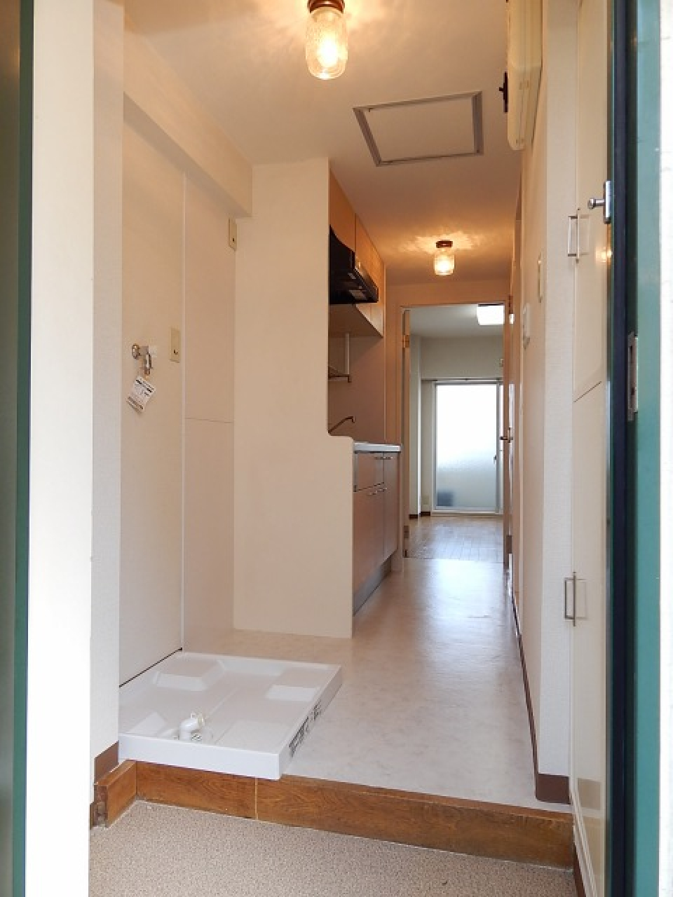 おかえりなさいが聞こえてくる玄関。※写真は同物件内、別のお部屋の様子です