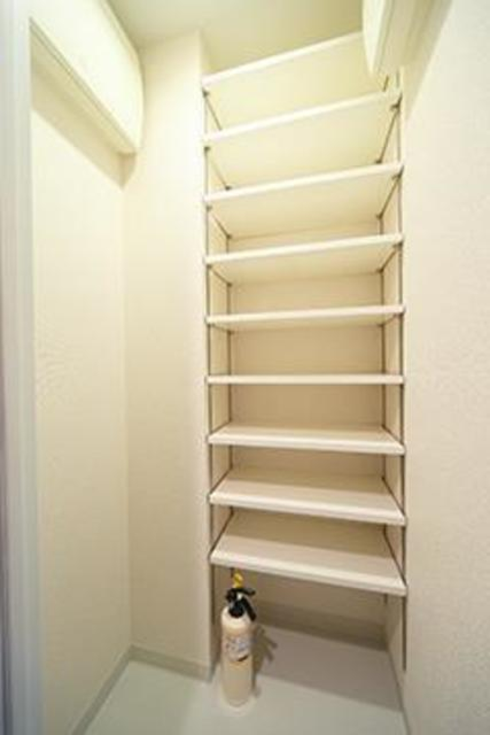 シューズボックスを開けた時の様子。※写真は同タイプ住戸です。