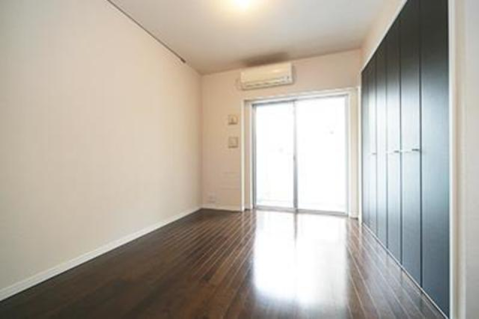 バルコニーへのアクセスができます。※写真は同タイプ住戸です。