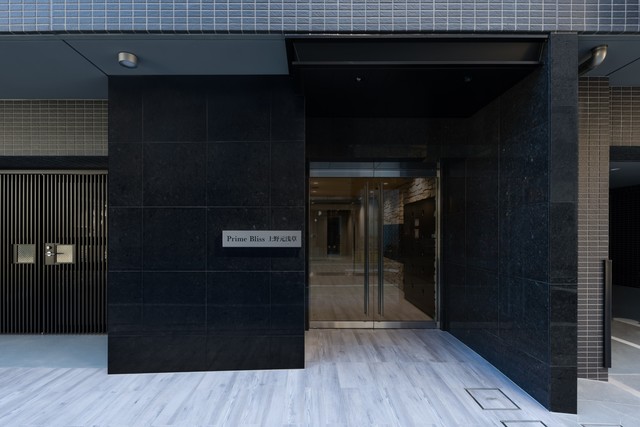 シックなエントランス。