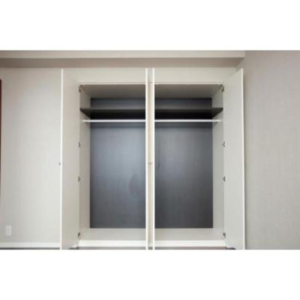 収納を開けた時の様子。※写真は同タイプ住戸です。