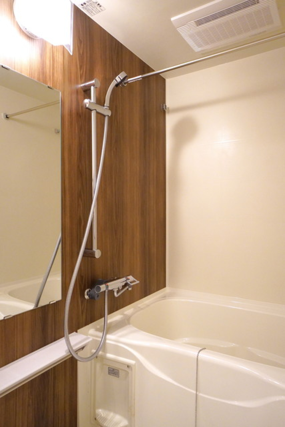 浴室乾燥機付きのお風呂。
※写真は同タイプ住戸です。